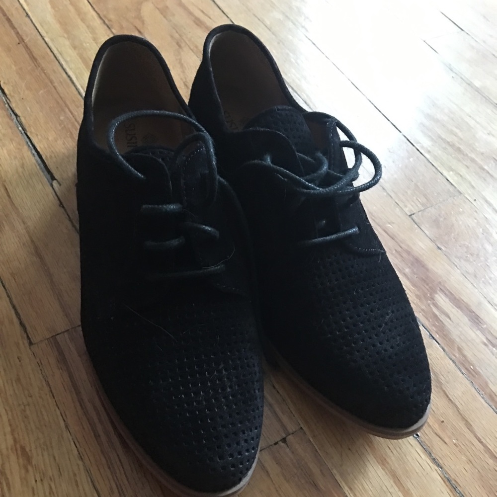 NWT - (new with box) Susina Eloise Shoes